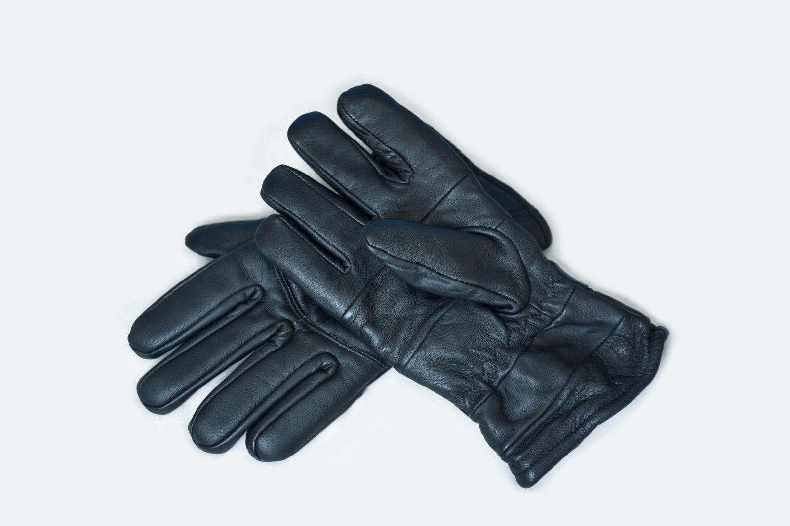 Premium Black Leather Winter Gloves for Men – Warm, Durable & Stylish - Image 3